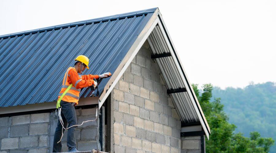 Professional gutter cleaning in Ideal, SD